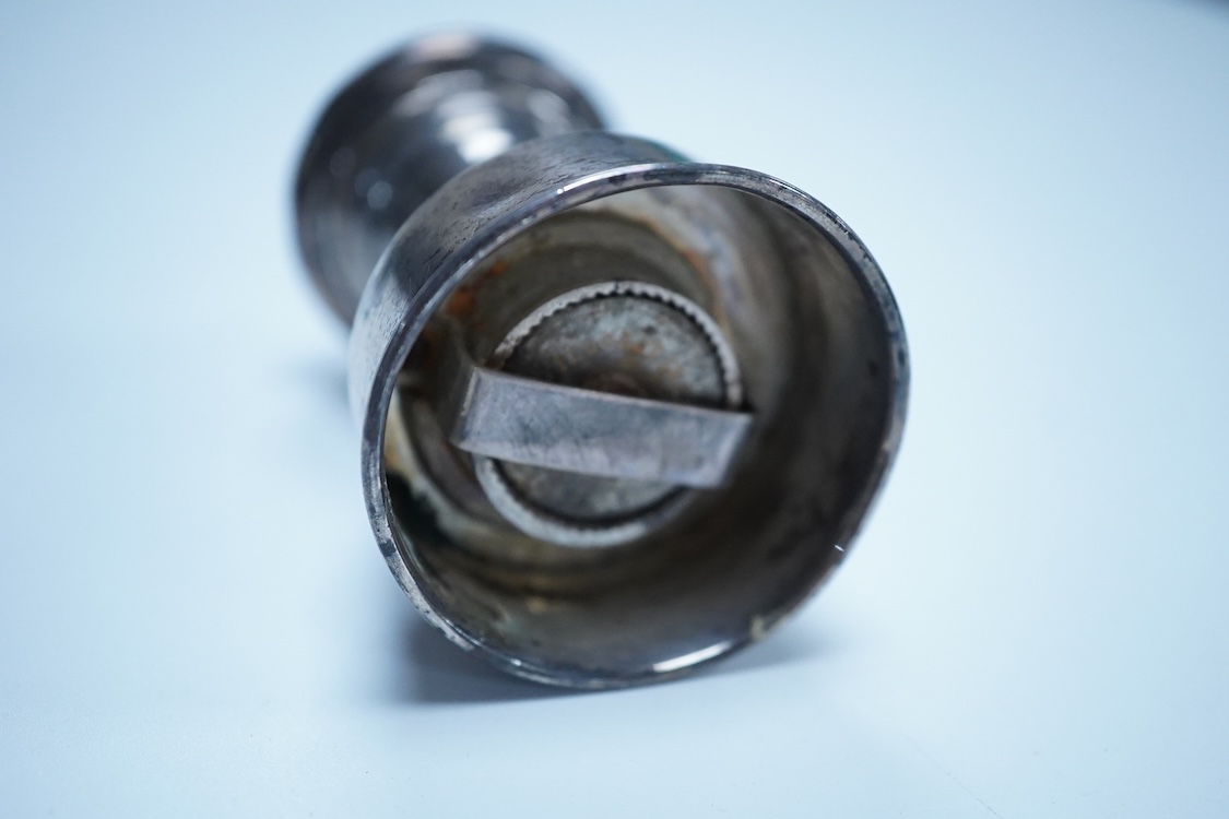 An Edwardian silver mounted pepper mill, by Joseph Braham, London 1908, height 84mm.